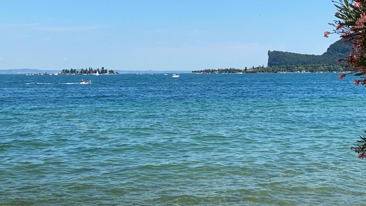 Casa Vacanze Gardiolina San Felice del Benaco Buitenkant foto