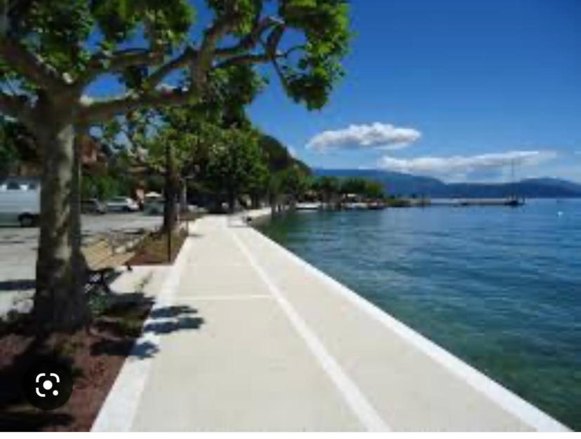 Casa Vacanze Gardiolina San Felice del Benaco Buitenkant foto