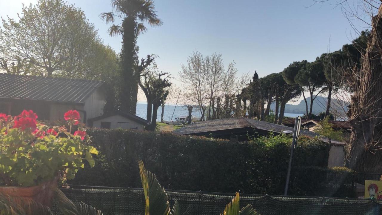 Casa Vacanze Gardiolina San Felice del Benaco Buitenkant foto